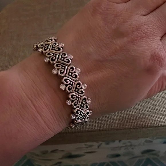 Heart Stretch Bracelet - Picture 1 of 10